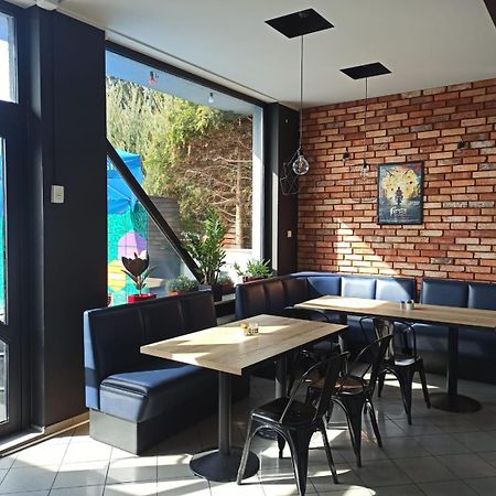 Pokoje Nad Pizzeria Poznan Bagian luar foto