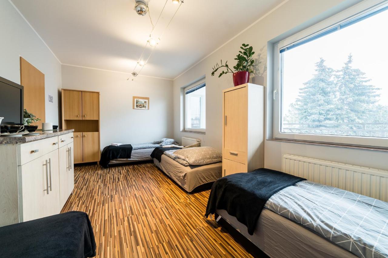 Pokoje Nad Pizzeria Poznan Bagian luar foto